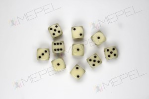Kości Chessex - kostka k6 12mm Opaque Ivory/black