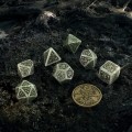 kości-rpg-wiedźmin-leszy-wznoszący-totemy (1).jpg