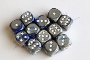 Kości Chessex - kostka k6 16mm Gemini Blue-Steel/white