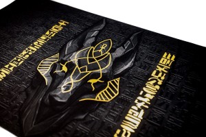 Mata gumowa Premium: Anubis 61x35 cm ze złotym wykończeniem