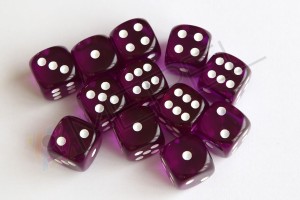 Kości Chessex - kostka k6 16mm Translucent Purple/white