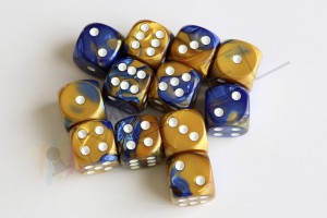 Kości Chessex - kostka k6 16mm Gemini Blue-Gold/white