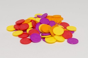 Zestaw plastikowych monetek kolorowych