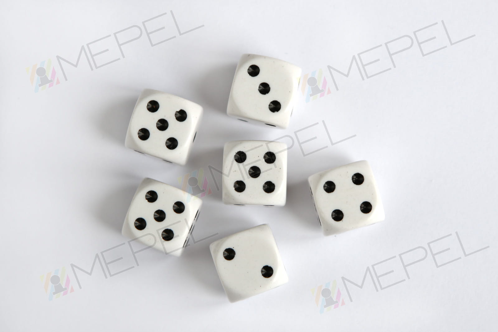 Kości Chessex - kostka k6 16mm Opaque White/black