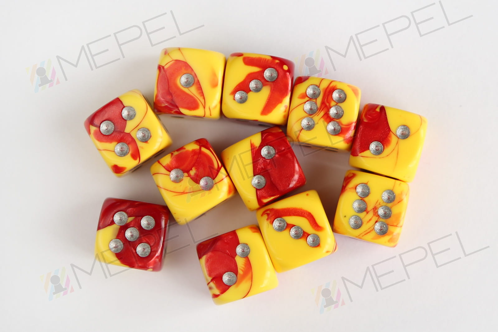 Chessex D6 12mm Gemini Red-Yellow/silver die