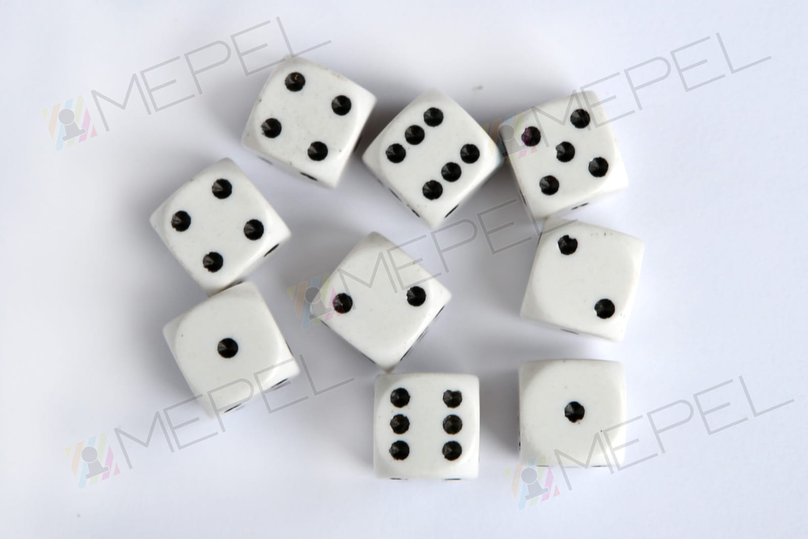 Kości Chessex - kostka k6 12mm Opaque White/black