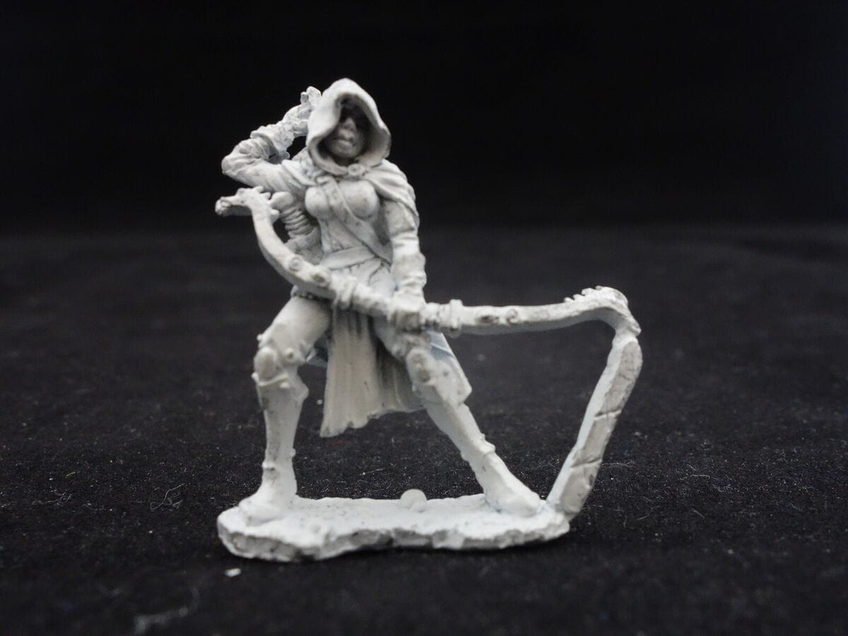 Reaper Miniatures: Callie - Female Human Rogue with Bow (metal)