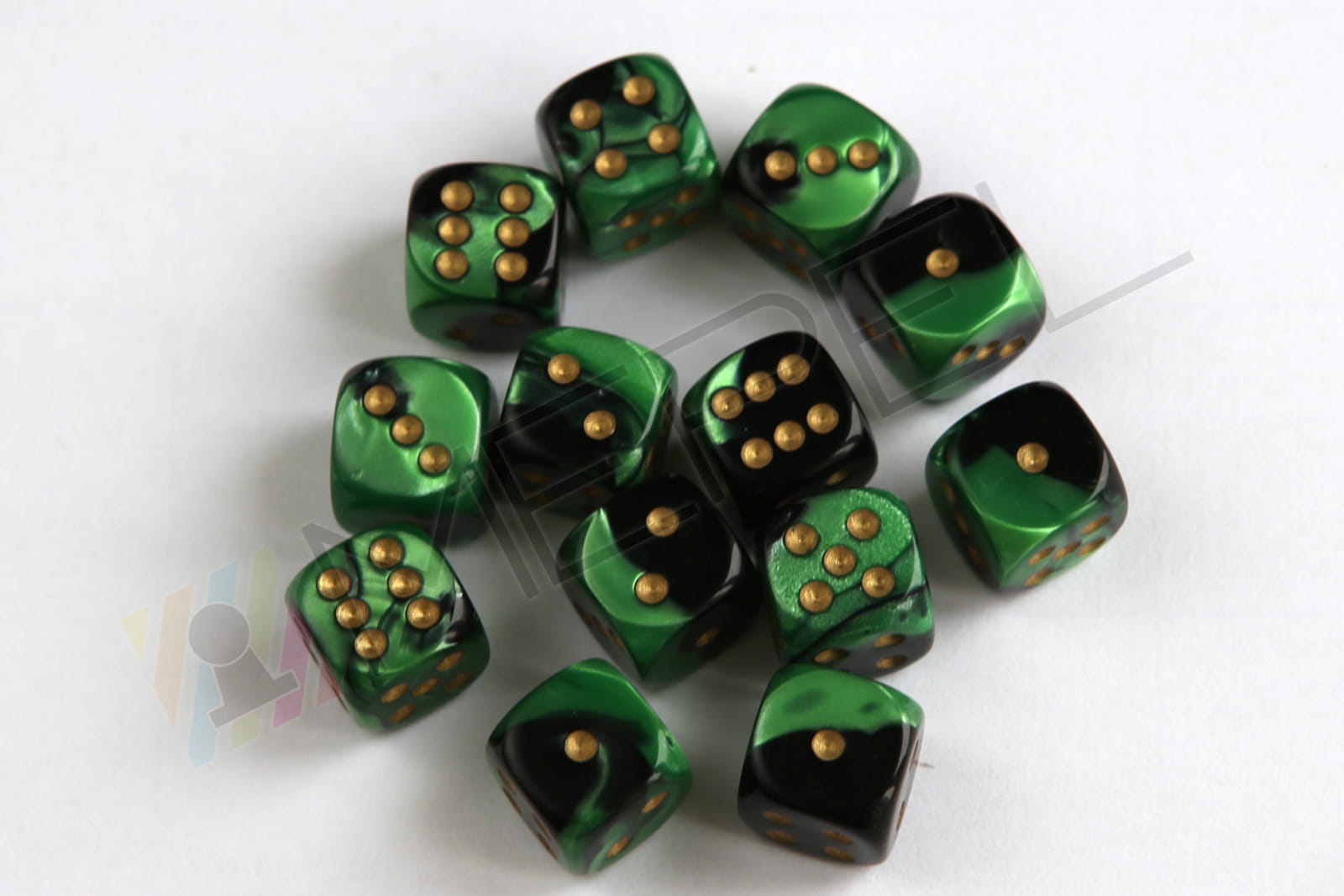 Chessex D6 12mm Gemini Black-Green/gold die