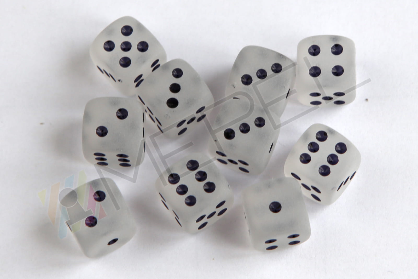 Kości Chessex - kostka k6 12mm Frosted Clear/black