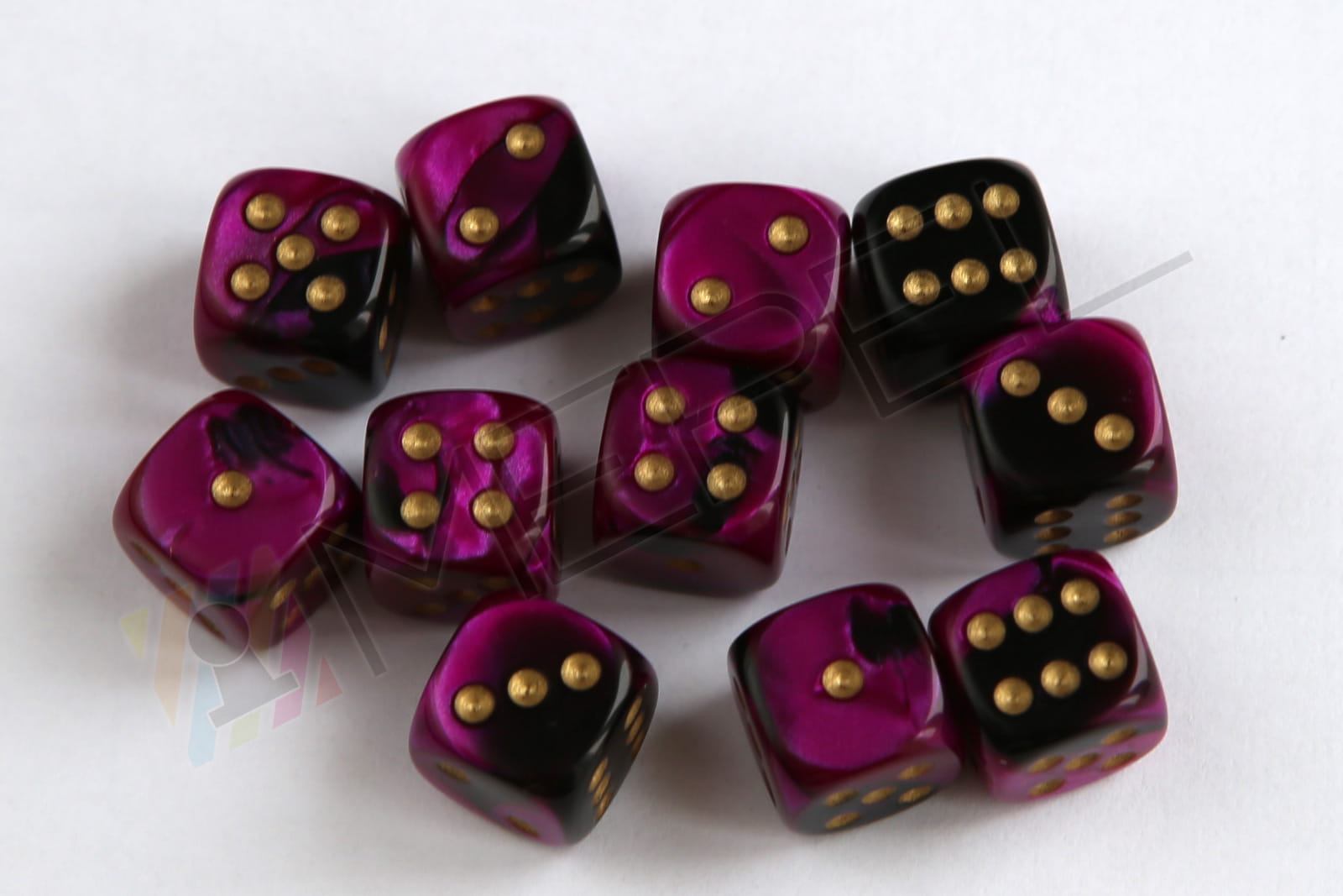 Chessex D6 12mm Gemini Black-Purple/gold die
