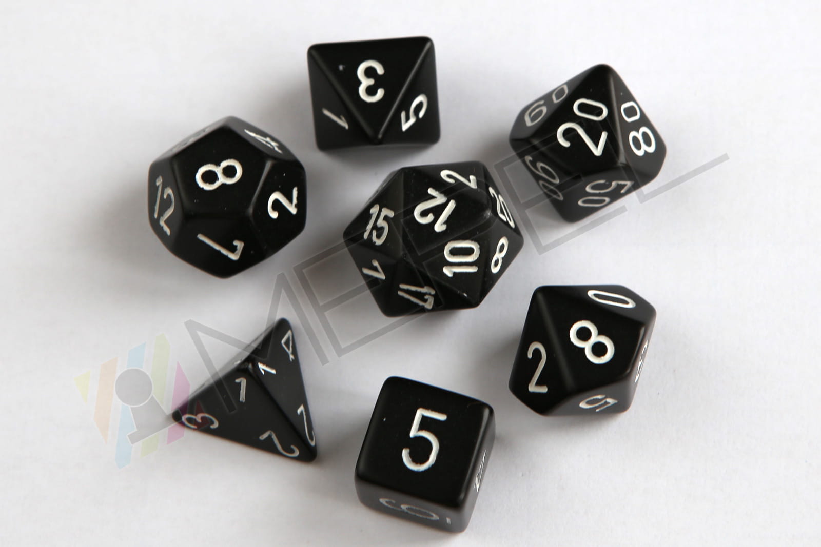 Chessex 7-die set Opaque Black/white 