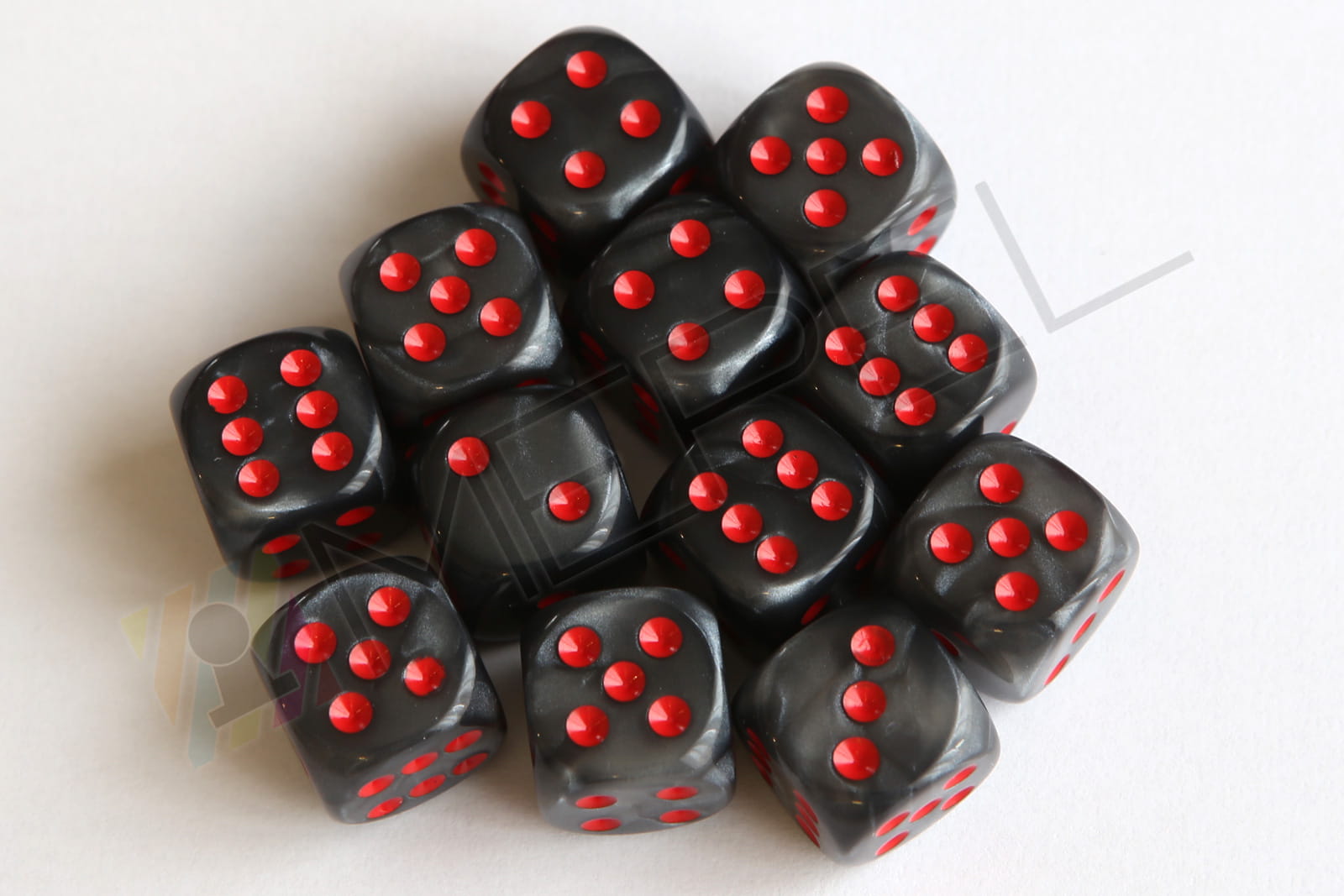 Kości Chessex - kostka k6 16mm Velvet Black/red